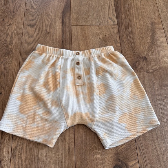 Grayson Collective Creamsicle Color  Long Sleeve Top and Tie-Dye Shorts Set - 5t - Picture 6 of 10